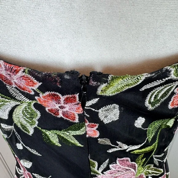 GUESS Black Embroidered Floral Fit & Flare Cocktail Party Dress Size 14 - Picture 6 of 11